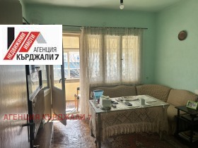 ЕТАЖ ОТ КЪЩА, 107 m2 - Holmes.bg ЕТАЖ ОТ КЪЩА, 107 m2