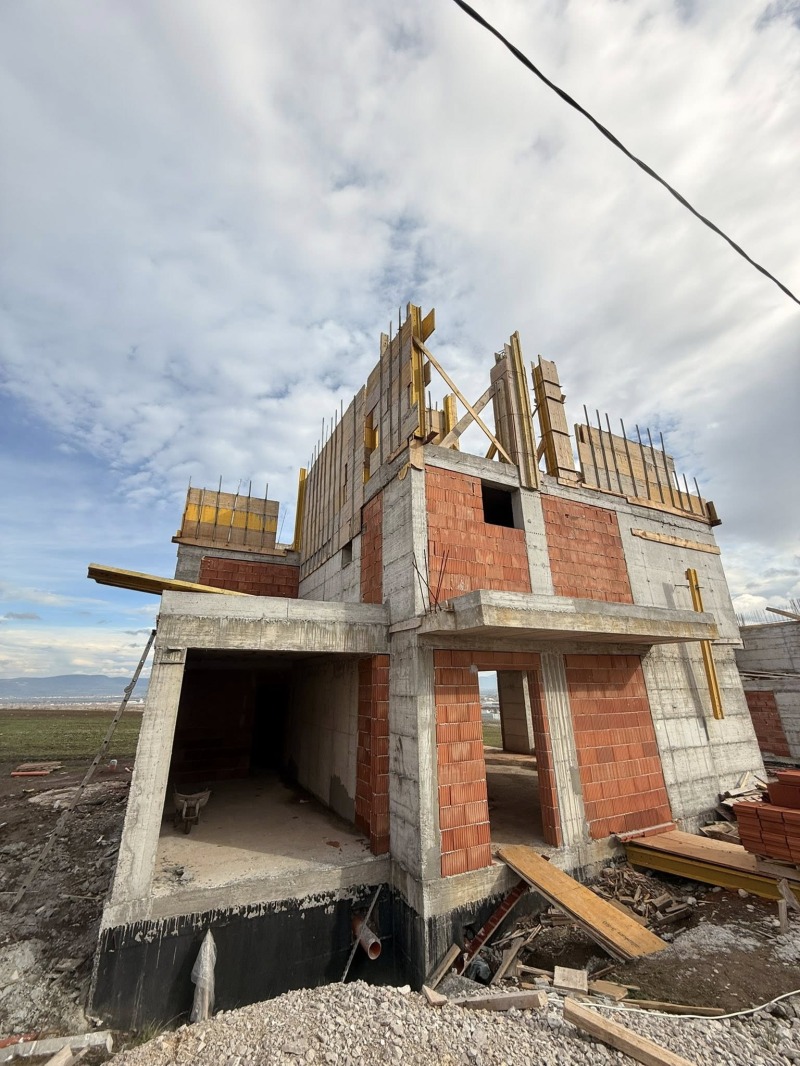 Продава КЪЩА, област София, с. Гурмазово • 349999 € / 684538.54 лв. • 19713627 1 — Holmes.bg Продава КЪЩА, област София, с. Гурмазово • 349999 € / 684538.54 лв. • 19713627 1