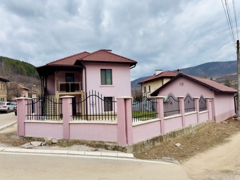 Продава КЪЩА, област Монтана, с. Железна • 200000 € / 391166.00 лв. • 88556351 1 — Holmes.bg Продава КЪЩА, област Монтана, с. Железна • 200000 € / 391166.00 лв. • 88556351 1