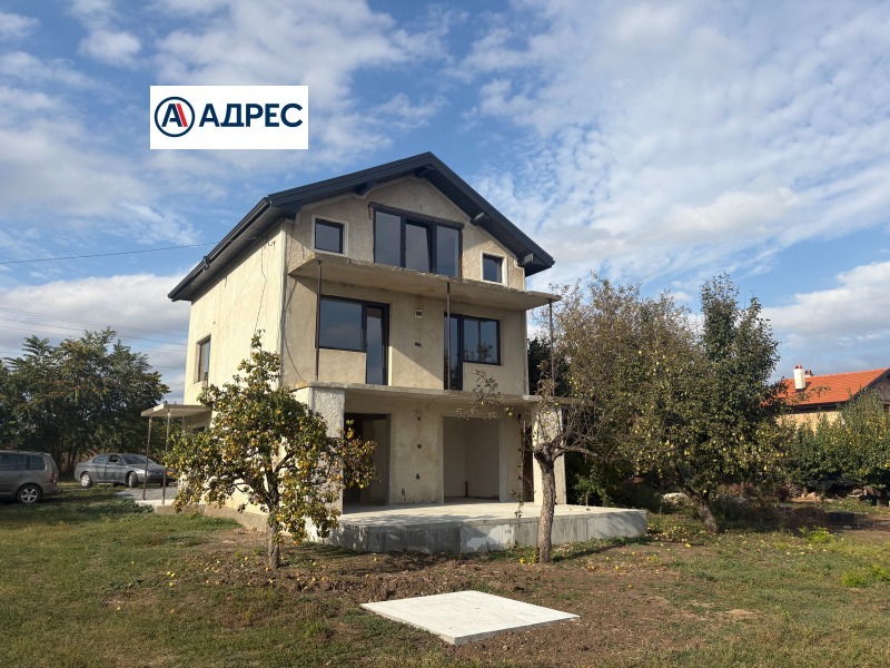 Продава КЪЩА, област Шумен, с. Илия Блъсково • 130000 € • 54104998 1 — Holmes.bg Продава КЪЩА, област Шумен, с. Илия Блъсково • 130000 € • 54104998 1