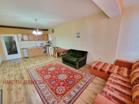 Продажба на четеристайни апартаменти в град Добрич - изображение 17 