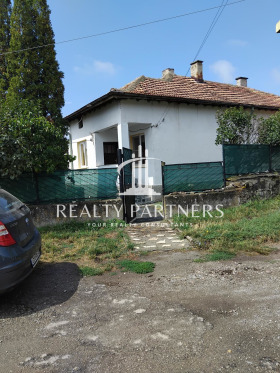 Продава Къща, с. Долни Раковец