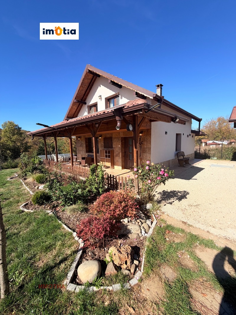 Продава КЪЩА, област Ловеч, гр. Троян • 200000 € • 90134233 1 — Holmes.bg Продава КЪЩА, област Ловеч, гр. Троян • 200000 € • 90134233 1