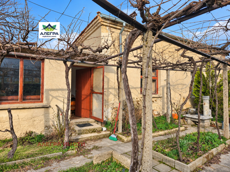 Продава КЪЩА, област Пазарджик, с. Славовица • 53000 € • 73490818 1 — Holmes.bg Продава КЪЩА, област Пазарджик, с. Славовица • 53000 € • 73490818 1