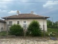 Продава КЪЩА, област Пловдив, с. Дрангово • 32000 € / 62586.56 лв. • 69437654 2 — Holmes.bg Продава КЪЩА, област Пловдив, с. Дрангово • 32000 € / 62586.56 лв. • 69437654 2