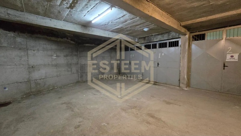 Продава ГАРАЖ, ПАРКОМЯСТО, град Русе, Здравец • 31000 € / 60630.73 лв. • 57080123 1 — Holmes.bg Продава ГАРАЖ, ПАРКОМЯСТО, град Русе, Здравец • 31000 € / 60630.73 лв. • 57080123 1