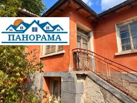 Продава Къща, с. Мало Конаре