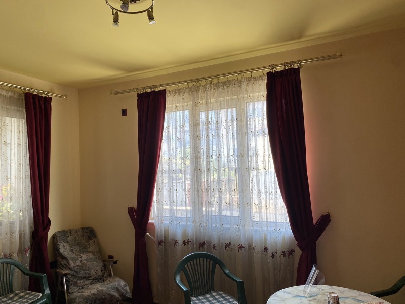 Продава  Етаж от къща, област Пловдив, гр. Карлово • 85 500 EUR • ID 60841817 — holmes.bg - [1] 