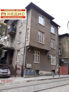 Продажба на етажи от къща в град София - изображение 14 