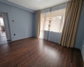 Продава 2-стаен, гр. Бобов дол