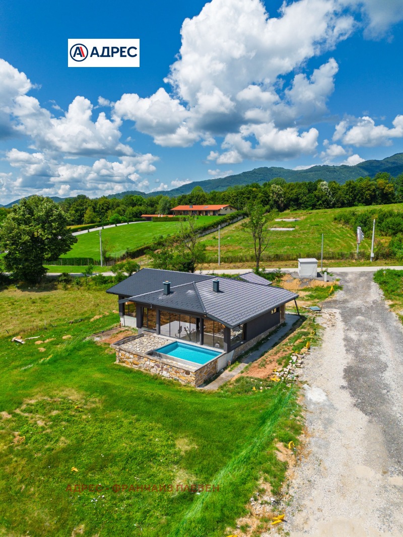 Продава КЪЩА, област Ловеч, гр. Априлци • 850000 € • 72351910 1 — Holmes.bg Продава КЪЩА, област Ловеч, гр. Априлци • 850000 € • 72351910 1