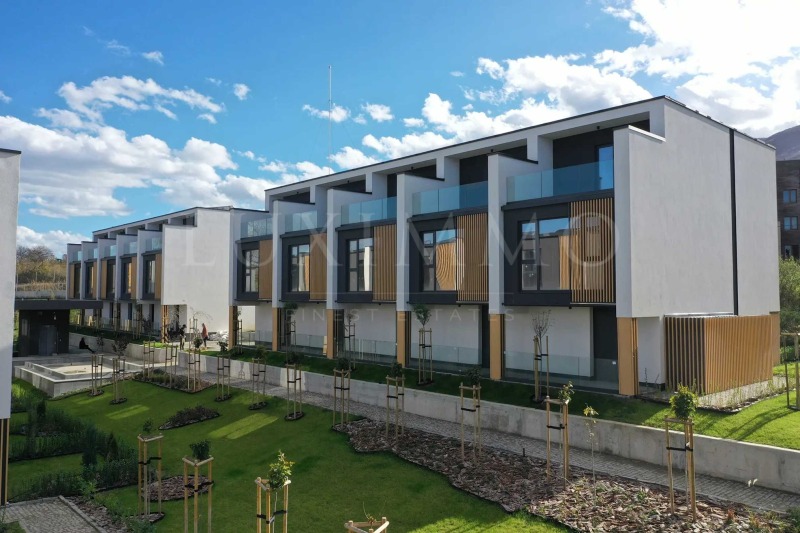 Продава КЪЩА, град София, Бояна • 600000 € / 1173498.00 лв. • 43293771 1 — Holmes.bg Продава КЪЩА, град София, Бояна • 600000 € / 1173498.00 лв. • 43293771 1