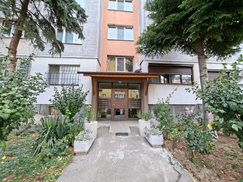 Продава 3-СТАЕН, град София, Дружба 2 • 184000 € / 359872.72 лв. • 55092024 1 — Holmes.bg Продава 3-СТАЕН, град София, Дружба 2 • 184000 € / 359872.72 лв. • 55092024 1