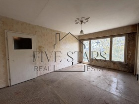Обява Продава 3-СТАЕН,град Варна, Цветен квартал