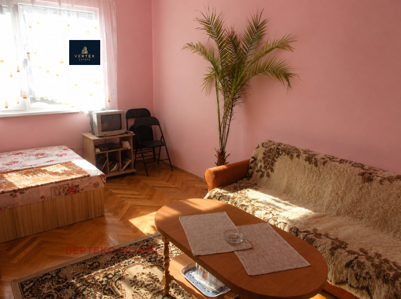 Продава 3-СТАЕН, град Велико Търново, Зона Б • 92000 € / 179936.36 лв. • 60728316 1 — Holmes.bg Продава 3-СТАЕН, град Велико Търново, Зона Б • 92000 € / 179936.36 лв. • 60728316 1