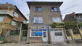 Продажба на етажи от къща в област Шумен - изображение 1 