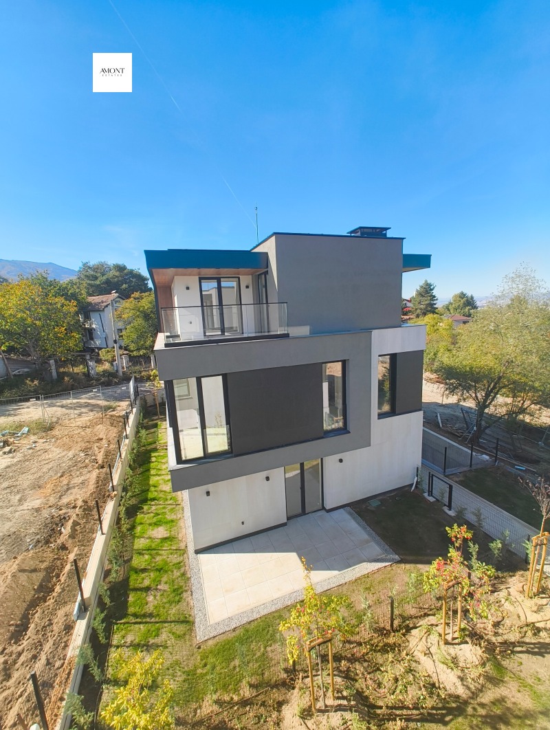Продава КЪЩА, град София, м-т Камбаните • 635000 € • 52842905 1 — Holmes.bg Продава КЪЩА, град София, м-т Камбаните • 635000 € • 52842905 1