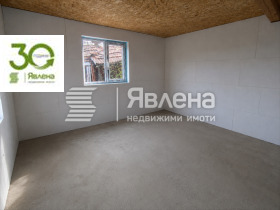 Обява Продава КЪЩА,град Варна, м-т Боровец - север