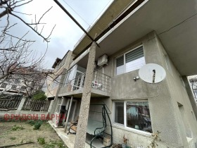 Продажба на етажи от къща в град Варна - изображение 16 