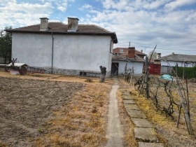 Продава Къща, с. Цалапица