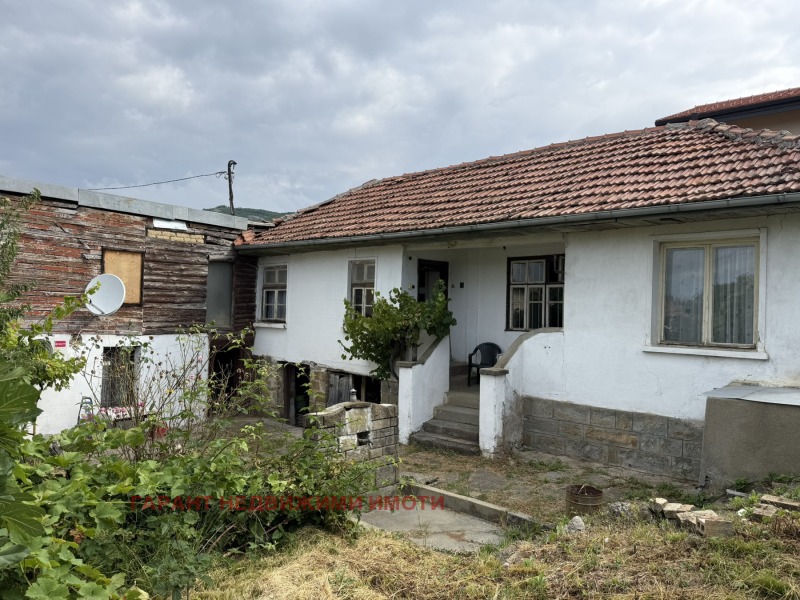 Продава КЪЩА, област Габрово, с. Гледаци • 38500 € / 75299.46 лв. • 93160159 1 — Holmes.bg Продава КЪЩА, област Габрово, с. Гледаци • 38500 € / 75299.46 лв. • 93160159 1