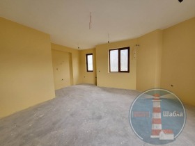 Продажба на четеристайни апартаменти в област Добрич - изображение 8 