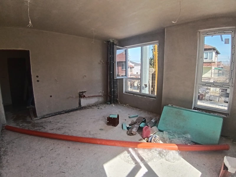 Продава 3-СТАЕН, град Пловдив, Коматево • 109000 € / 213185.47 лв. • 52895246 1 — Holmes.bg Продава 3-СТАЕН, град Пловдив, Коматево • 109000 € / 213185.47 лв. • 52895246 1