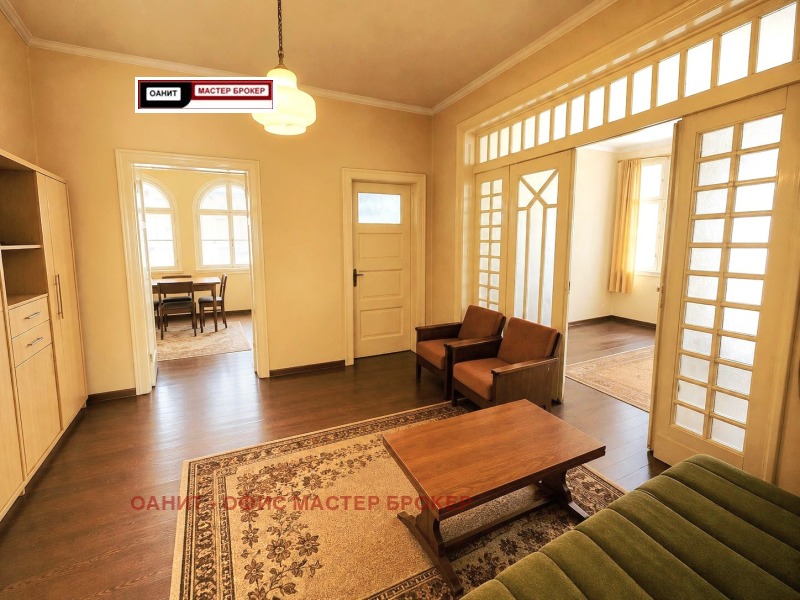 Продава 4-СТАЕН, град София, Център • 400000 € • 44221957 1 — Holmes.bg Продава 4-СТАЕН, град София, Център • 400000 € • 44221957 1
