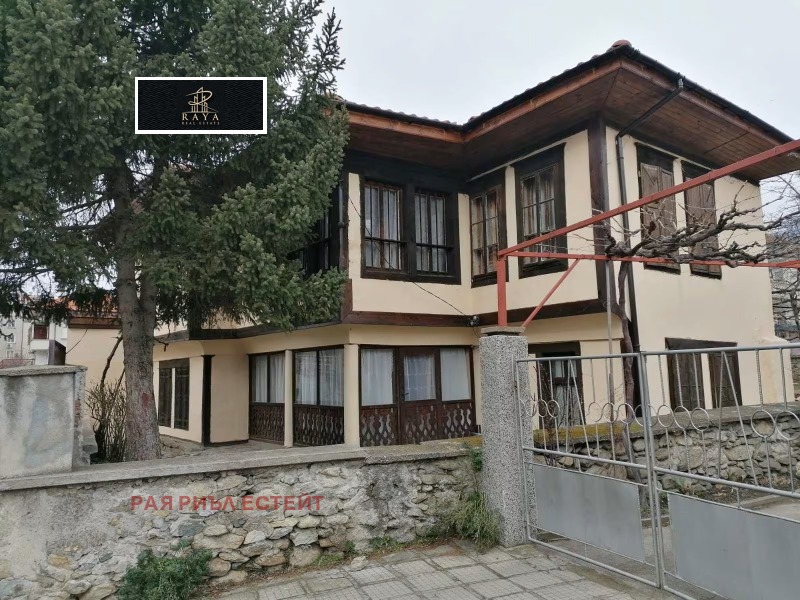 Продава КЪЩА, област Пловдив, гр. Карлово • 120000 € / 234699.60 лв. • 14469654 1 — Holmes.bg Продава КЪЩА, област Пловдив, гр. Карлово • 120000 € / 234699.60 лв. • 14469654 1