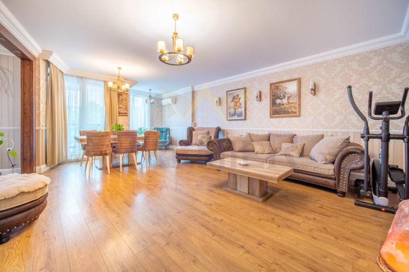 Продава 4-СТАЕН, град Варна, Бриз • 439900 € • 43758477 1 — Holmes.bg Продава 4-СТАЕН, град Варна, Бриз • 439900 € • 43758477 1