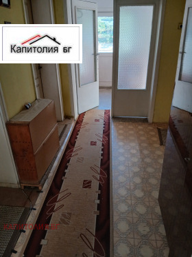 Продава Етаж от къща, град Кърджали