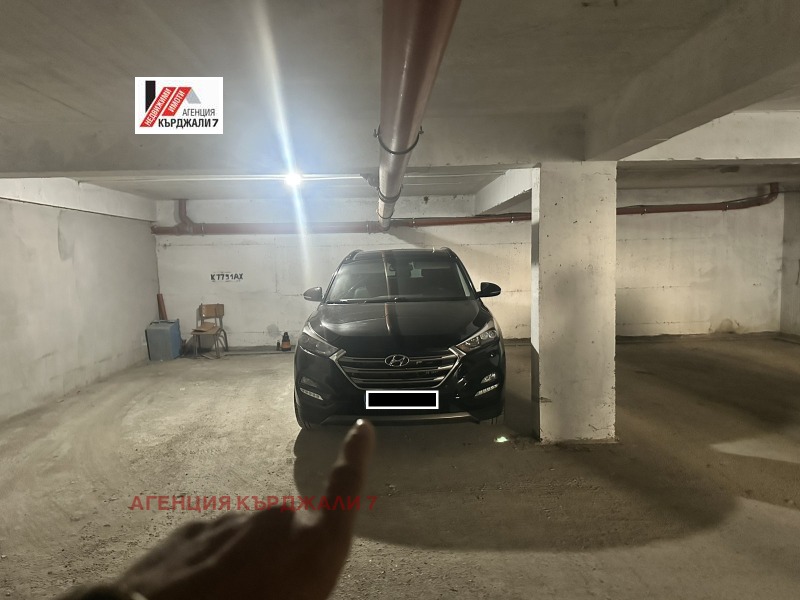 Продава ГАРАЖ, ПАРКОМЯСТО, град Кърджали, Център • 10000 € • 81778176 1 — Holmes.bg Продава ГАРАЖ, ПАРКОМЯСТО, град Кърджали, Център • 10000 € • 81778176 1