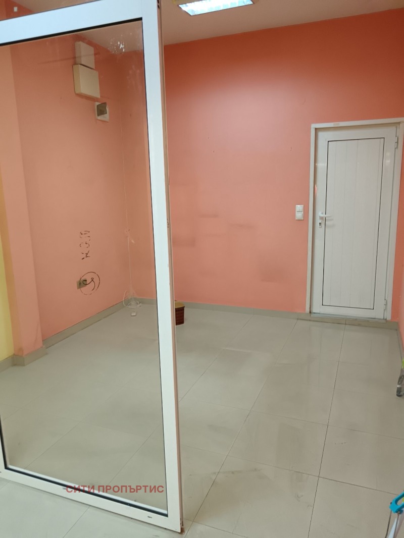 Продава ОФИС, град Благоевград, Широк център • 40000 € • 39312021 1 — Holmes.bg Продава ОФИС, град Благоевград, Широк център • 40000 € • 39312021 1
