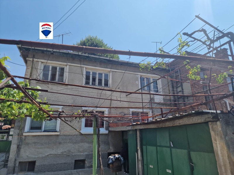Продава  Етаж от къща, град Пловдив, Христо Смирненски •  125 000 EUR • ID 10122606 — holmes.bg - [1] 