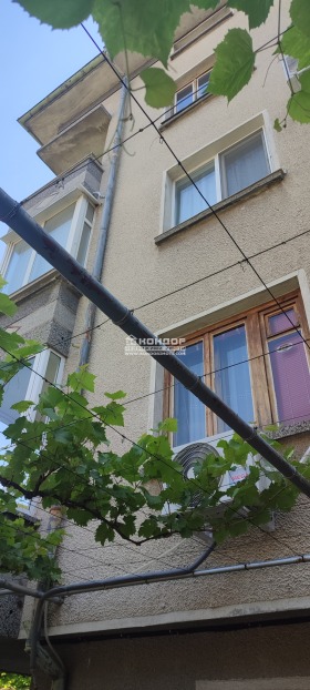 Продажба на етажи от къща в град Пловдив - изображение 17 