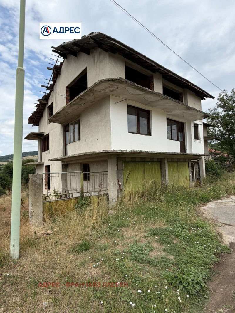 Продава КЪЩА, област Ловеч, с. Хлевене • 60000 € • 27608978 1 — Holmes.bg Продава КЪЩА, област Ловеч, с. Хлевене • 60000 € • 27608978 1