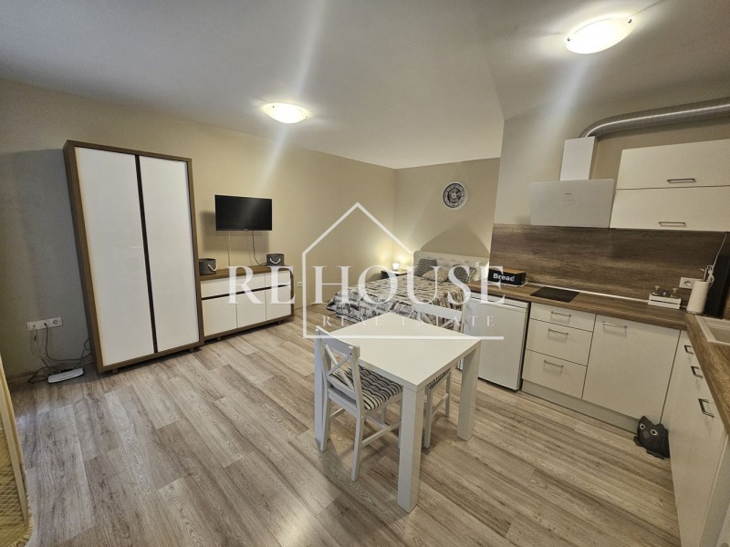 Продава 1-стаен в град Варна, Бриз, 40 кв.м, 110 000 € – 215 141,30 лв.