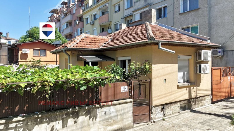 Продава КЪЩА, град Русе, Ялта • 109900 € / 214945.72 лв. • 32689660 1 — Holmes.bg Продава КЪЩА, град Русе, Ялта • 109900 € / 214945.72 лв. • 32689660 1