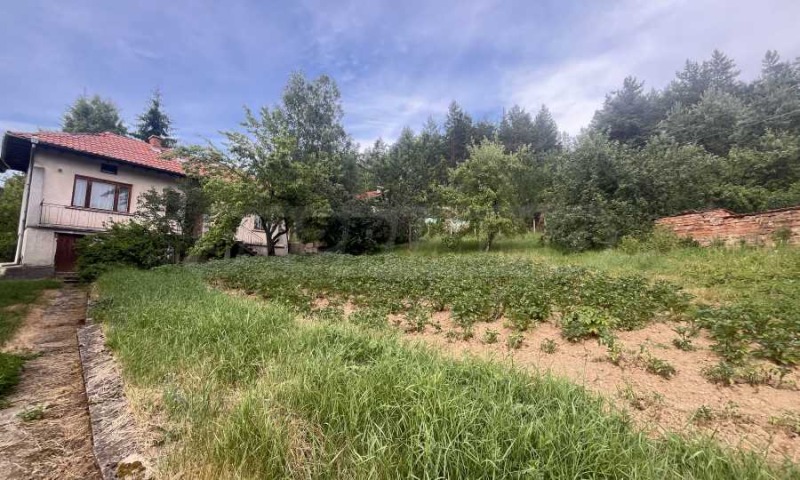 Продава КЪЩА, област София, с. Ново село • 66000 € / 129084.78 лв. • 63703948 1 — Holmes.bg Продава КЪЩА, област София, с. Ново село • 66000 € / 129084.78 лв. • 63703948 1