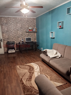 Продава 2-стаен, град Перник