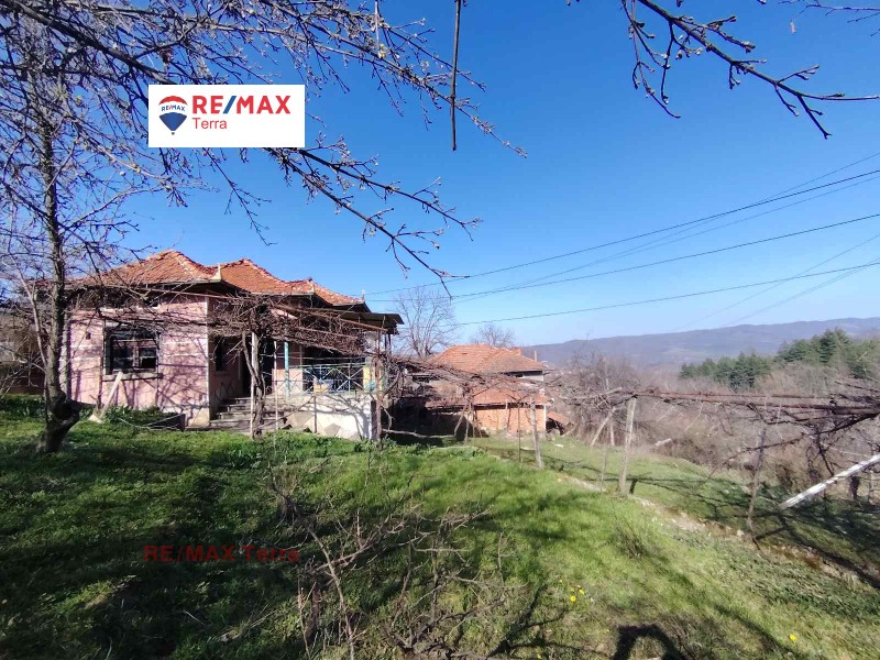 Продава КЪЩА, област Ловеч, с. Голяма Желязна • 30000 € / 58674.90 лв. • 78063944 1 — Holmes.bg Продава КЪЩА, област Ловеч, с. Голяма Желязна • 30000 € / 58674.90 лв. • 78063944 1