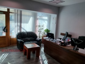 Продава офис град Варна Бизнес хотел - [1] 