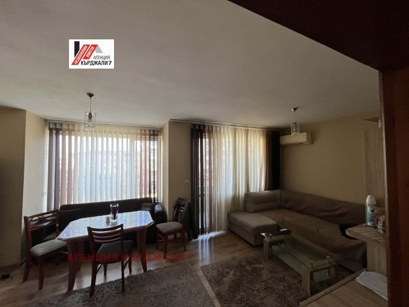 Продава 3-СТАЕН, град Кърджали, Възрожденци • 155000 € • 60016194 1 — Holmes.bg Продава 3-СТАЕН, град Кърджали, Възрожденци • 155000 € • 60016194 1