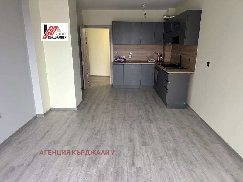 Продава 2-СТАЕН, град Кърджали, Възрожденци • 90000 € • 33333124 1 — Holmes.bg Продава 2-СТАЕН, град Кърджали, Възрожденци • 90000 € • 33333124 1