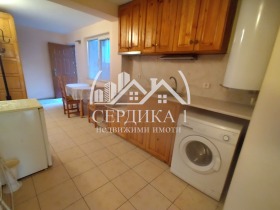 Продажба на етажи от къща в град Благоевград - изображение 9 
