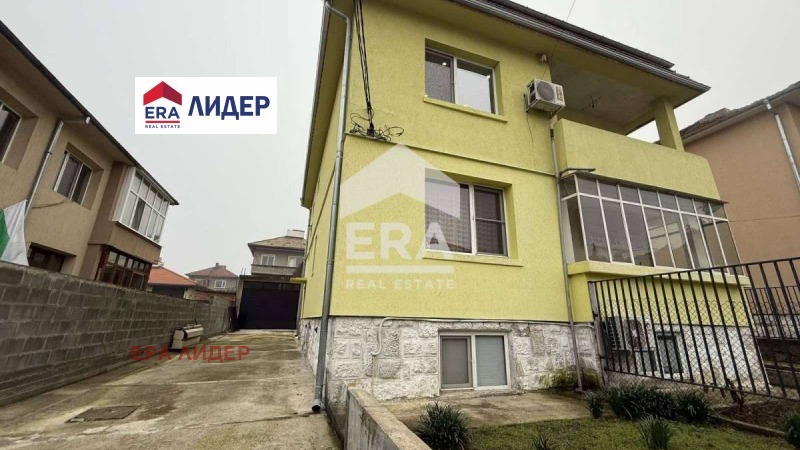 Продава ЕТАЖ ОТ КЪЩА, град Русе, Дружба 2 • 165000 € / 322711.95 лв. • 90921844 1 — Holmes.bg Продава ЕТАЖ ОТ КЪЩА, град Русе, Дружба 2 • 165000 € / 322711.95 лв. • 90921844 1