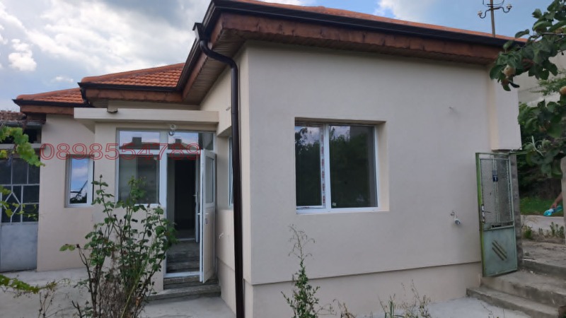 Продава КЪЩА, област Шумен, с. Хан Крум • 125000 € / 244478.75 лв. • 15309352 1 — Holmes.bg Продава КЪЩА, област Шумен, с. Хан Крум • 125000 € / 244478.75 лв. • 15309352 1