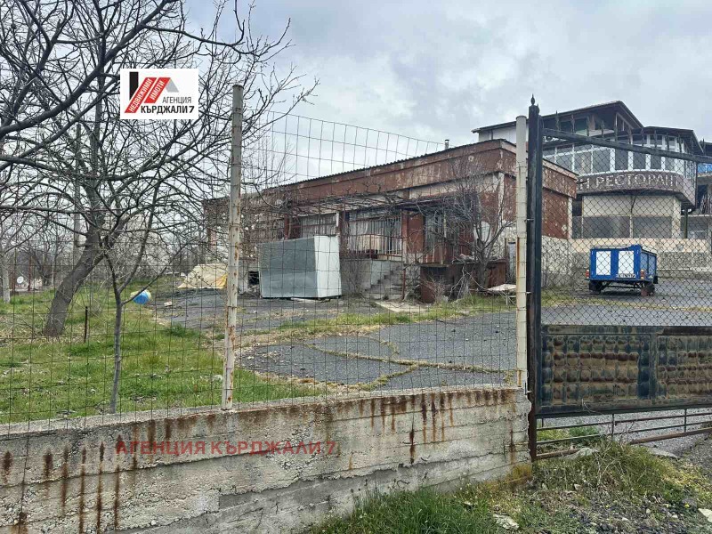 Продава МАГАЗИН, област Кърджали, с. Сипей • 149999 € / 293372.54 лв. • 40748957 1 — Holmes.bg Продава МАГАЗИН, област Кърджали, с. Сипей • 149999 € / 293372.54 лв. • 40748957 1