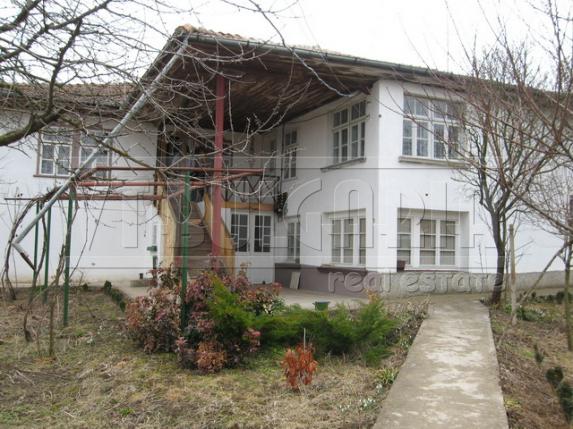 Продава  Къща област Велико Търново , с. Паисий , 300 кв.м | 98376860