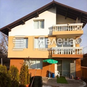 Продава Къща, с. Гълъбник